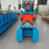 Máquina formadora de rollos de tejas de cresta
